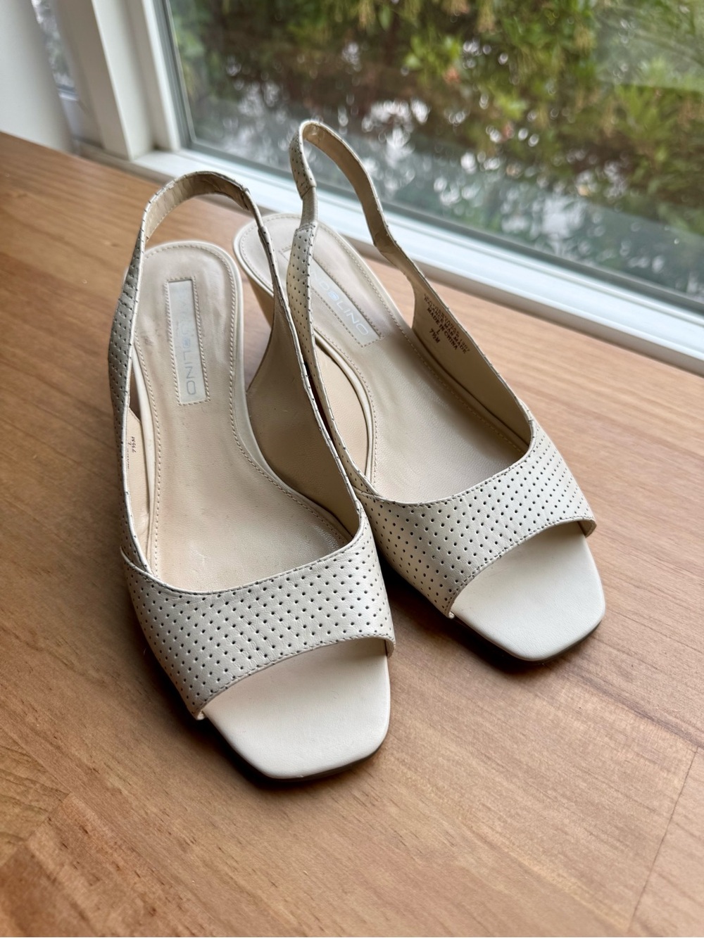 Bandolino Off-White Perforated Slingback Short Heel Wedge Open Toe Shoes